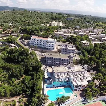 מלון Baia Santa Barbara 3*