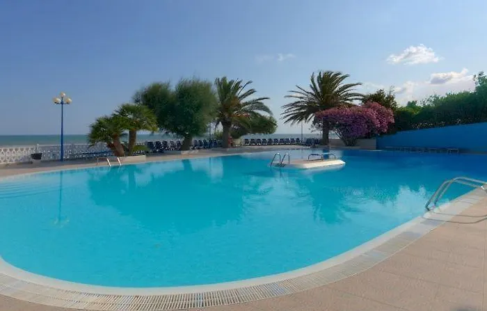 Baia Santa Barbara Hotel 3*