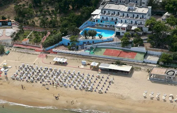 Baia Santa Barbara فندق