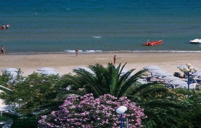 Baia Santa Barbara فندق 3*